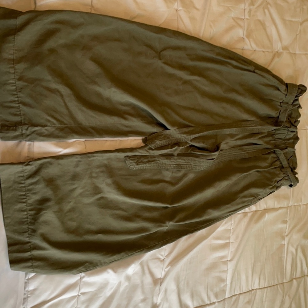 Paper bag waist pants. Olive Green.